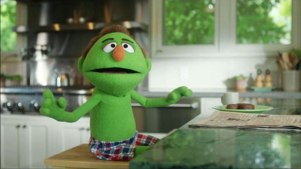 What is the background song in the LendingTree mortgage comparison commercial?