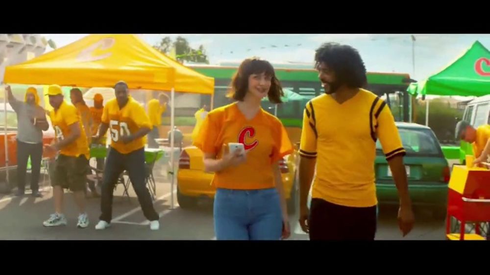 Who is the actor in the Zelle send money fast ad?