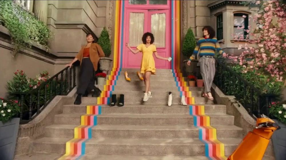 Who appears in the Temu 2026 shopping app commercial?