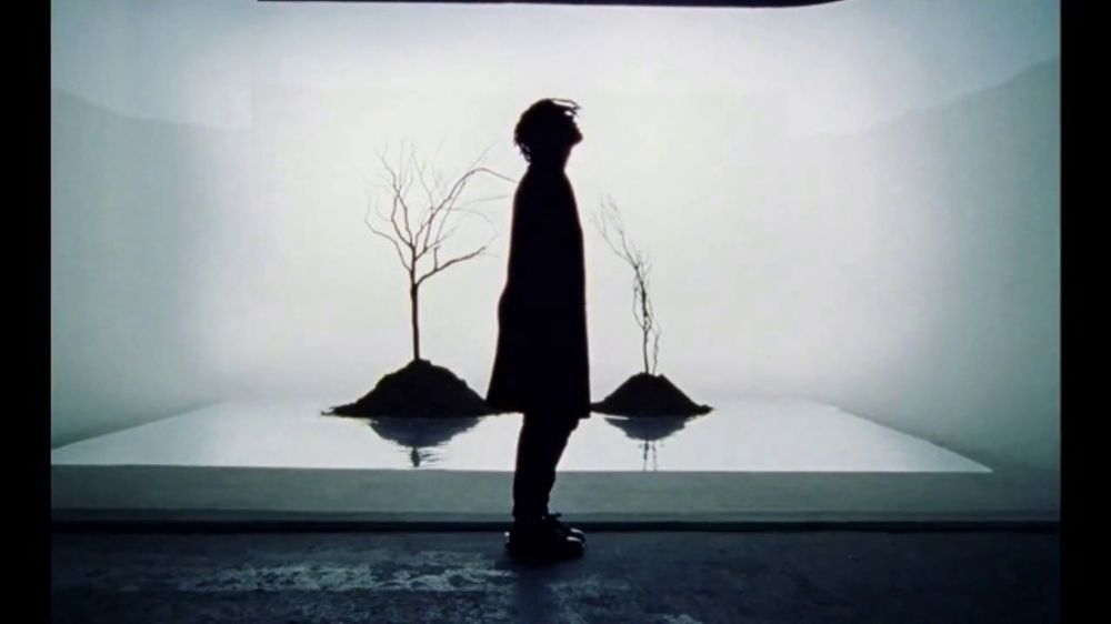 What is the background song in the SoundCloud creator commercial?