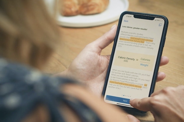 ¿Cuál es la canción del anuncio de Noom 2026 "Psicología de la alimentación"?