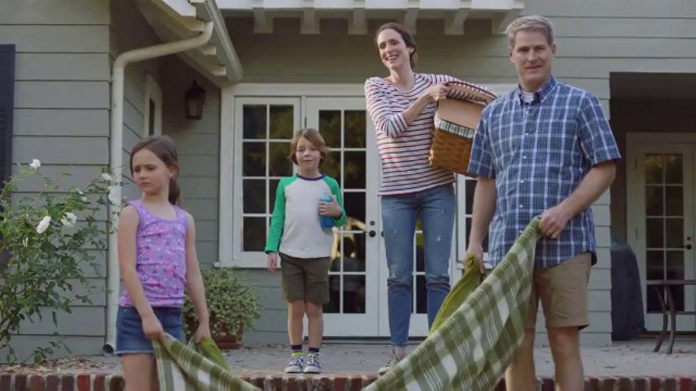 ¿Quién es la celebridad que aparece en el anuncio de Lowe's de "Black Friday de primavera de 2026"?