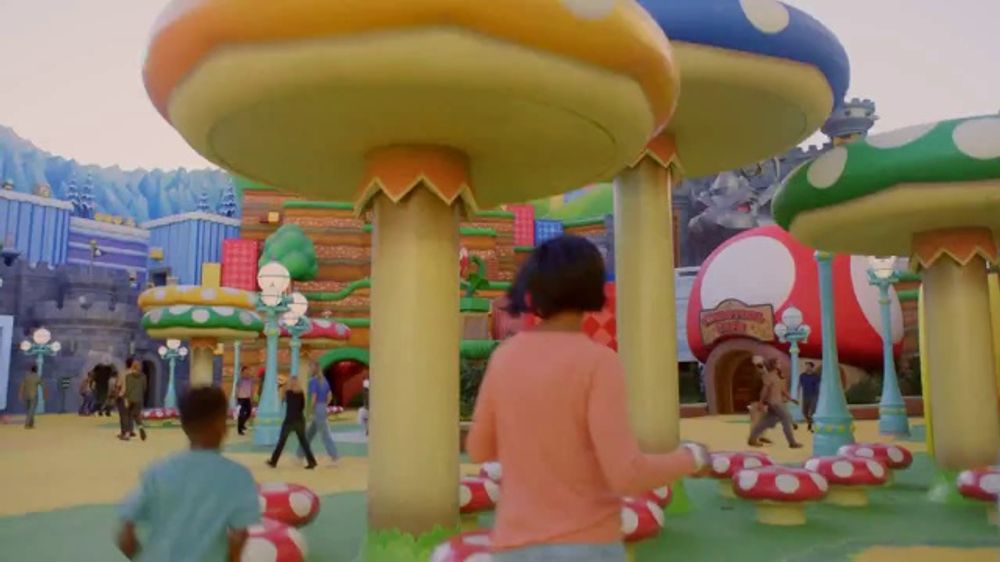 Why is the Nintendo Universal Super Nintendo World commercial trending in the US?