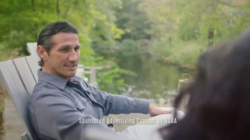 Who is the voice actor in the latest USAA Honoring Service ad?