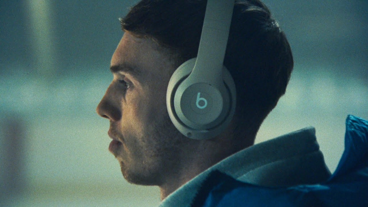 What song Beats by Dre Listen to the Crowd commercial?